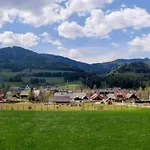 Uebernachtung Beim Tierpark Tragoess Farm stay *