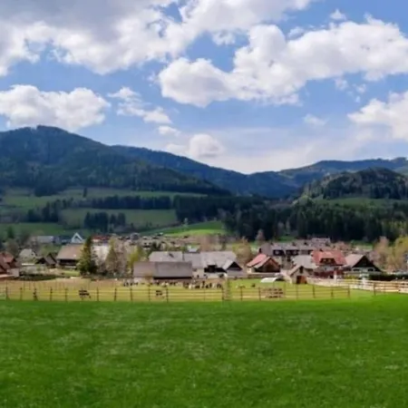 Alpakas, Lamas Und Rentiere Zum Gruenen Farm stay *