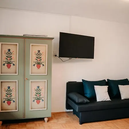 Farm stay Alpakas, Lamas Und Rentiere Zum Gruenen