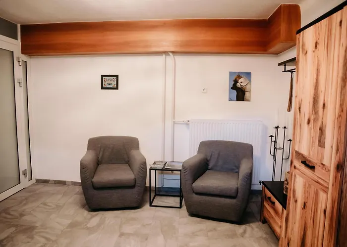 Lantgård Alpakas, Lamas Und Rentiere Zum Gruenen *