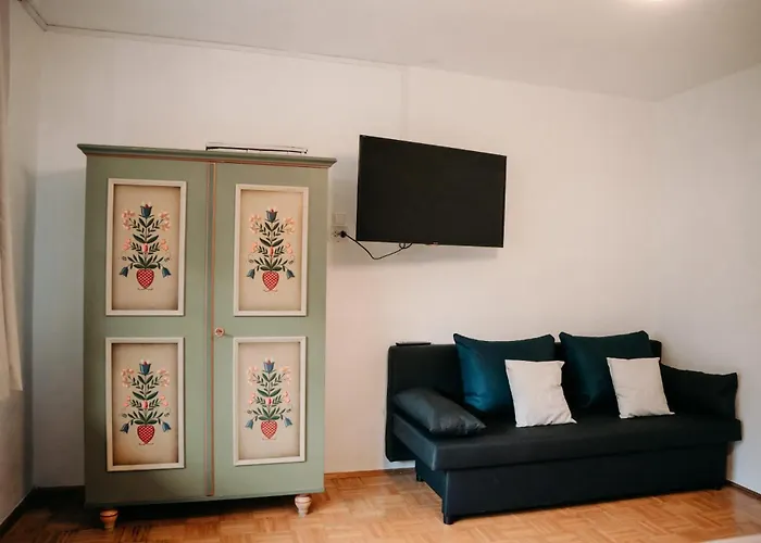 Lantgård Alpakas, Lamas Und Rentiere Zum Gruenen