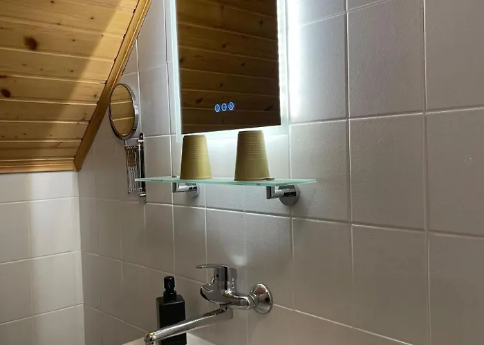 Alpakas, Lamas Und Rentiere Zum Grünen Bauernhof *